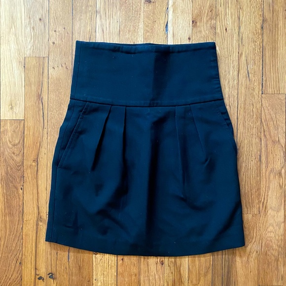 Zara Dresses & Skirts - Zara Tulip Skirt in Black ~ Size S with Side Pockets